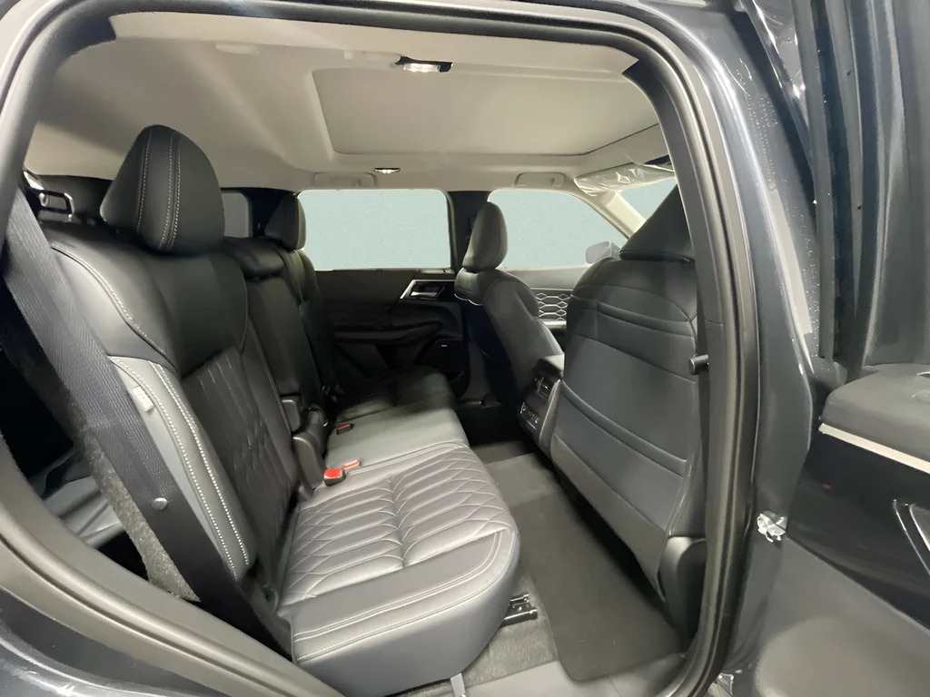 New 2026 Graphite Gray Mitsubishi SEL image 34