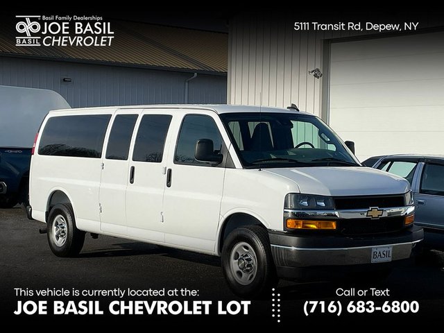 2025 Chevrolet Express 3500 LT