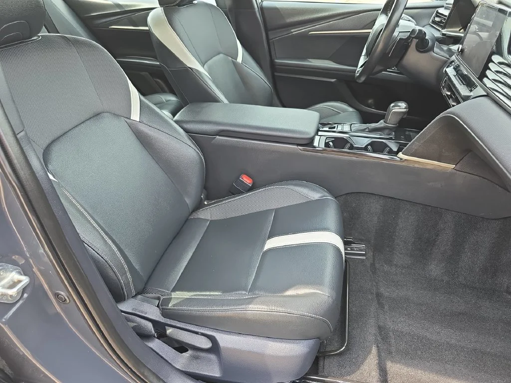 Used 2025  Toyota SE image 38