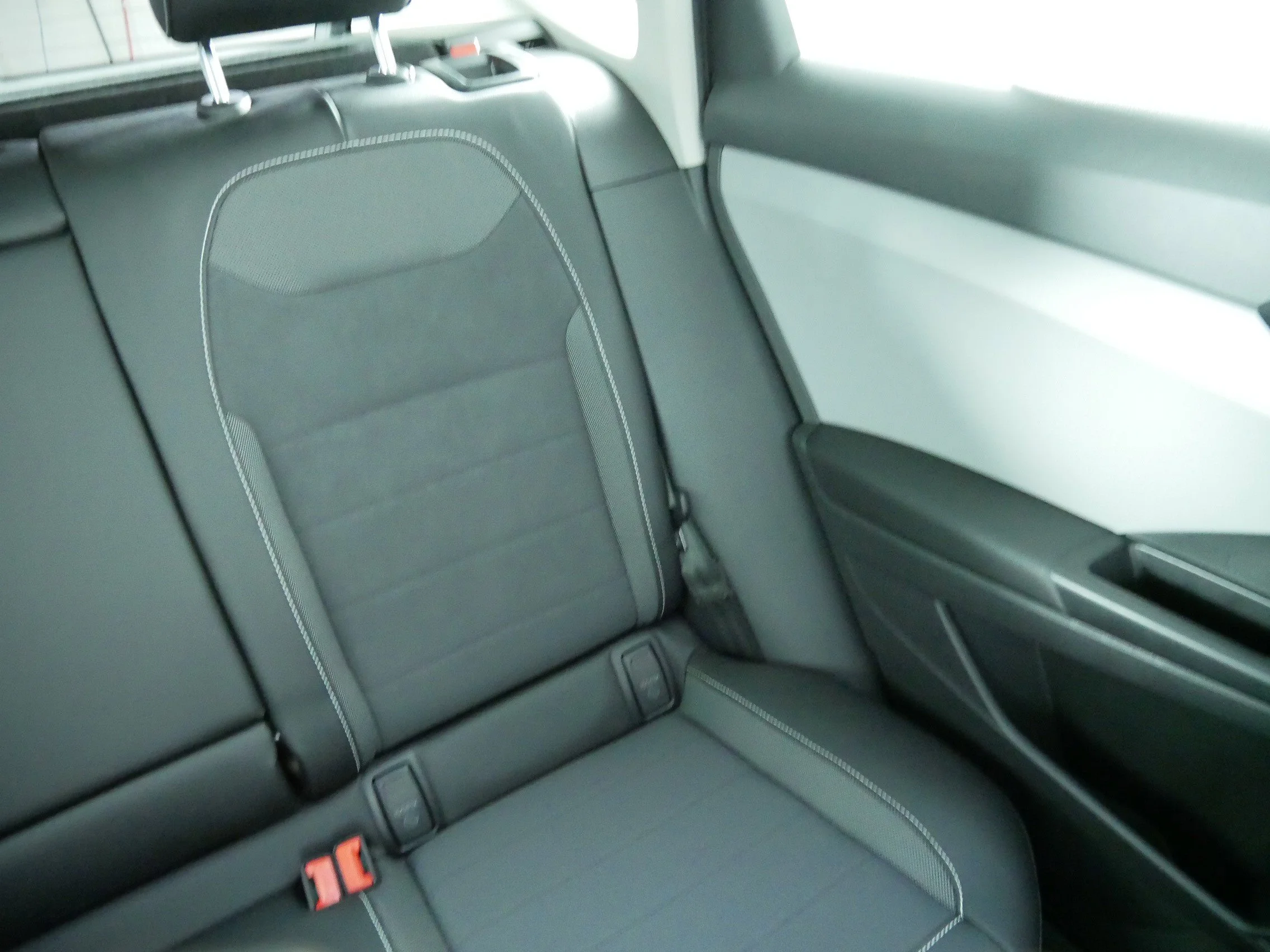 Certified Used 2022 Black Volkswagen SE image 14