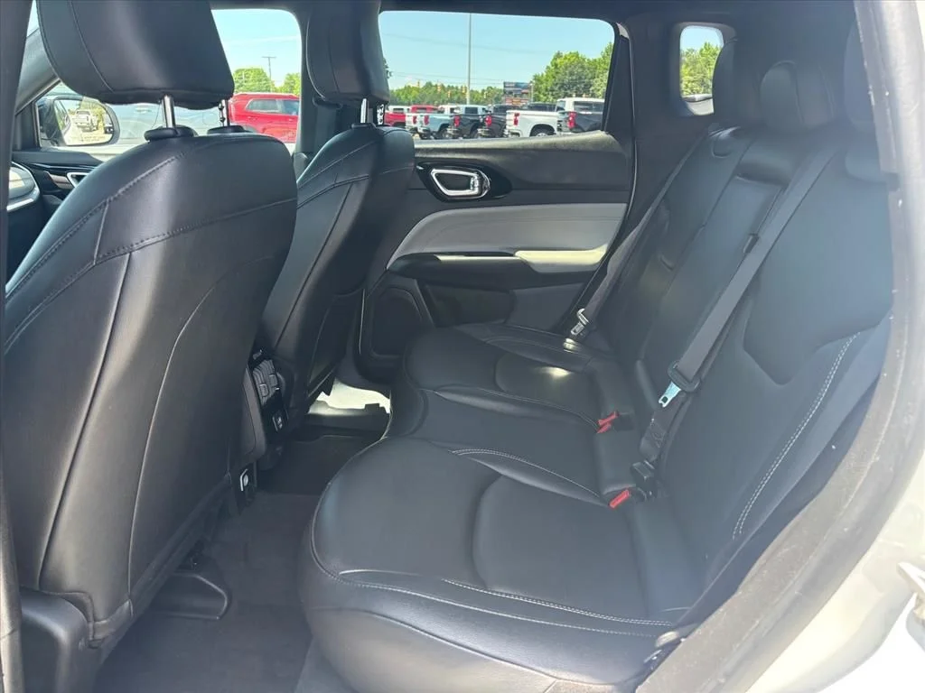Used 2025 White Jeep Limited image 12