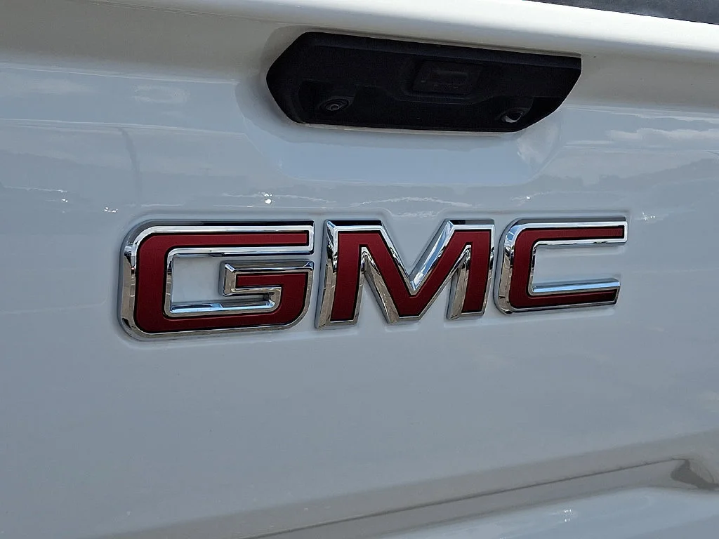 Used 2026 Summit White GMC Elevation image 32