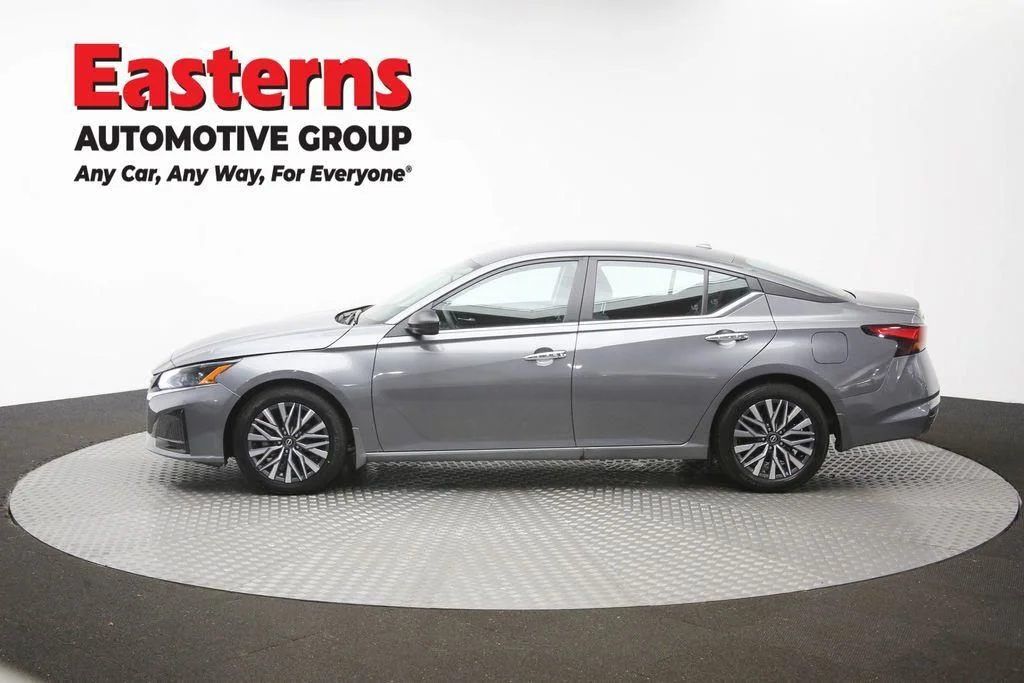Used 2025 Gray Nissan 2.5 SV image 61