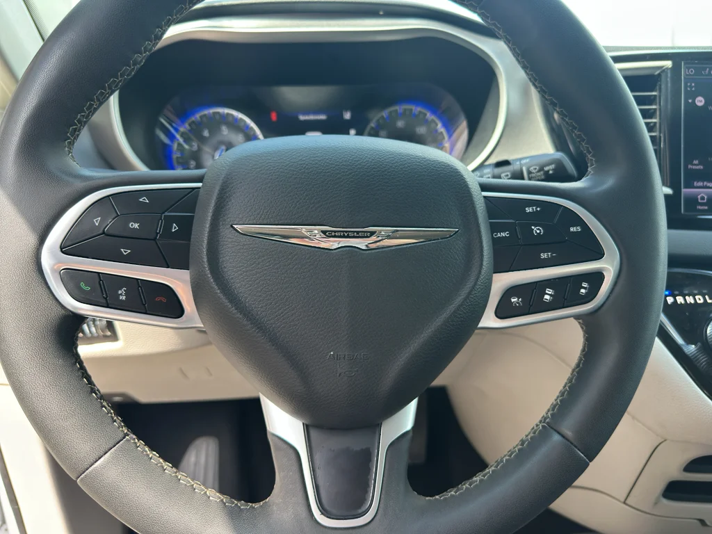 Used 2024 White Chrysler Touring L image 14