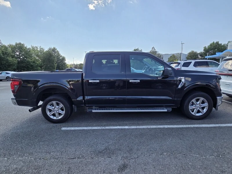 Used 2025 Black Metallic FORD XLT image 5