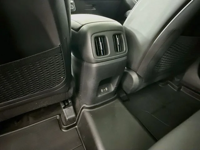 Used 2025 Red Hyundai SEL Convenience image 37