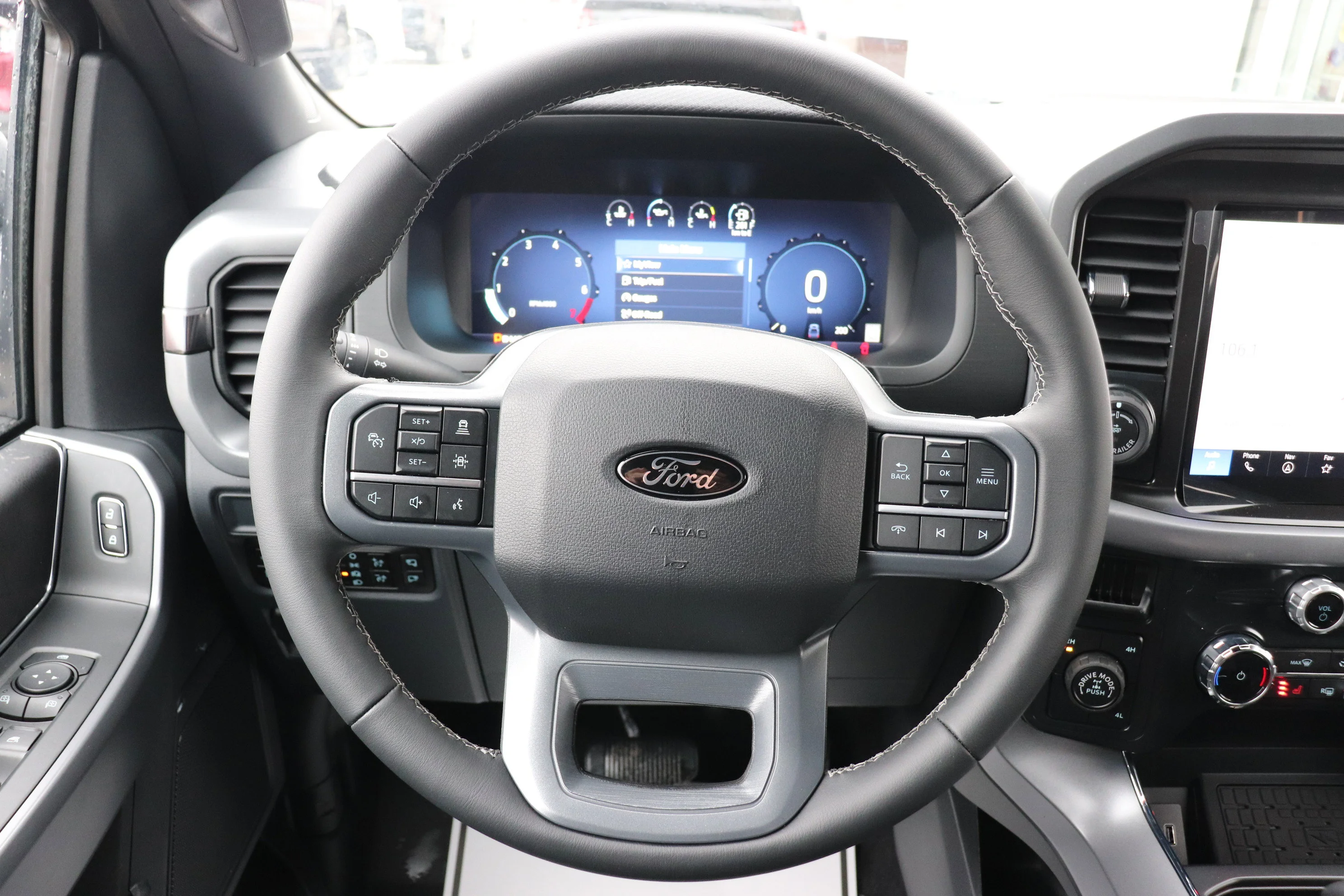 New 2026 Agate Black Metallic Ford XLT image 8