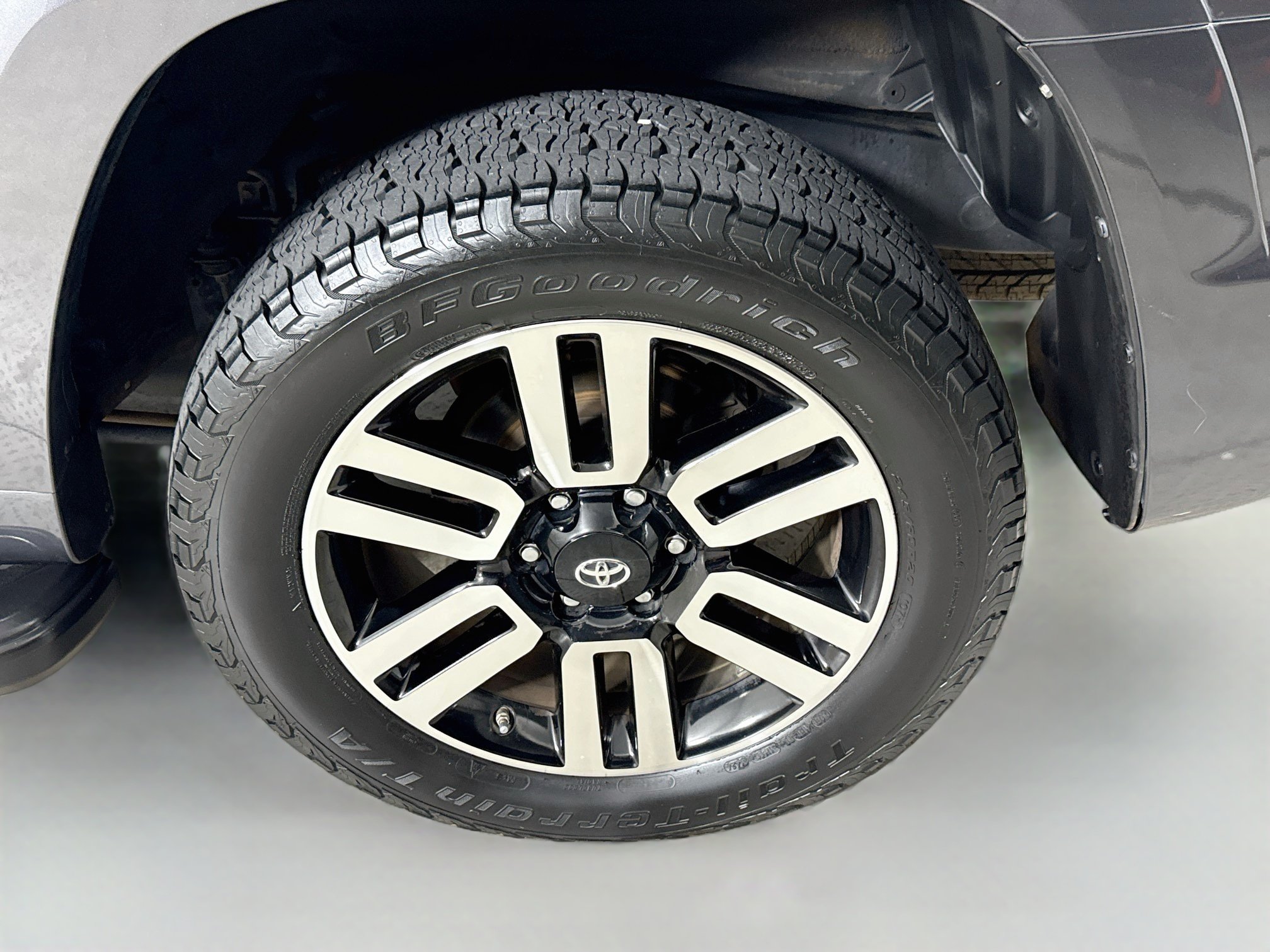 Used 2016 Magnetic Gray Metallic Toyota Limited image 32