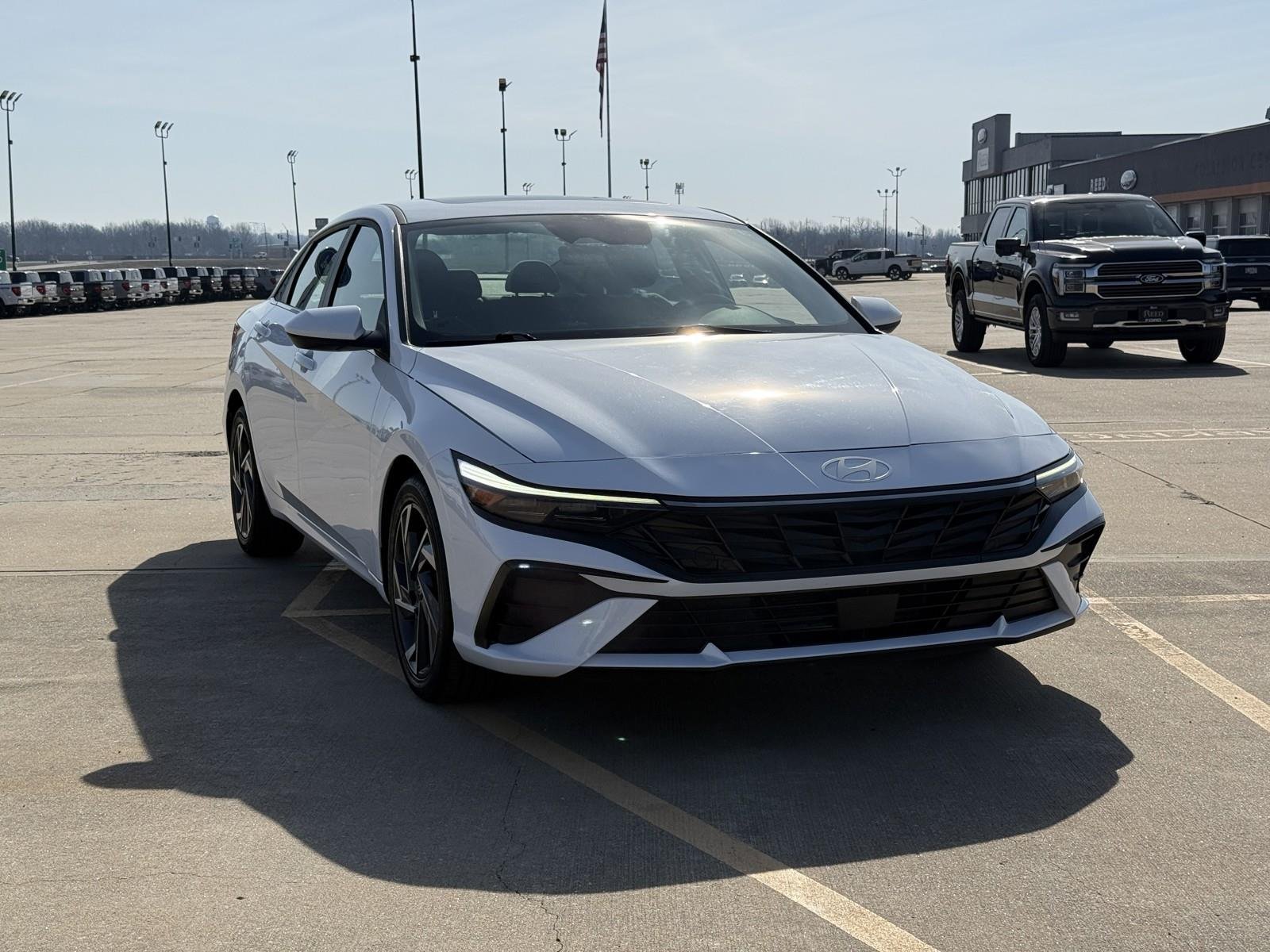 Used 2025 Hyundai Elantra SEL with VIN KMHLS4DGXSU926032 for sale in Kansas City