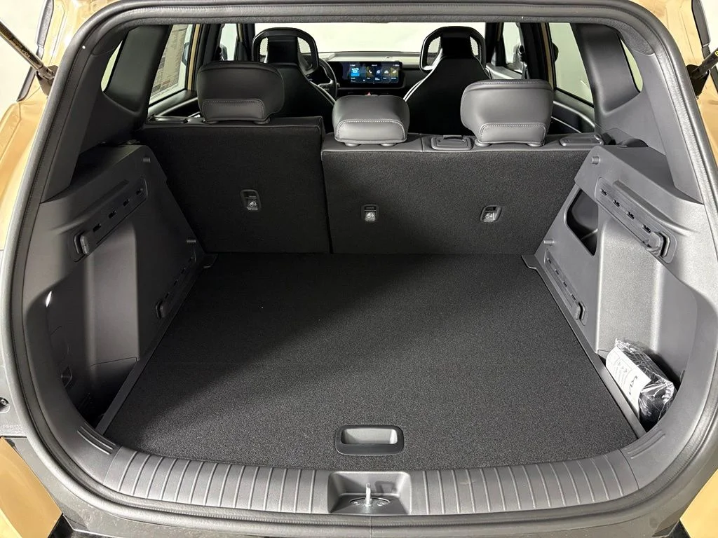 New 2027 Terrain Brown / Black Roof Kia X-Line S image 38
