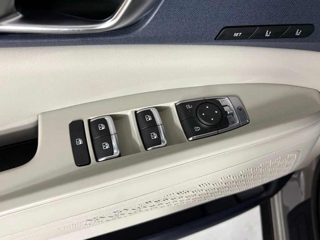 New 2026 Ceramic Silver Kia EX image 15