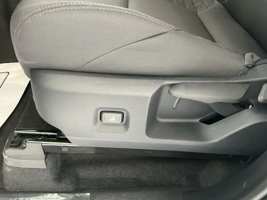 2026 Toyota Tacoma SR5 - Photo 10
