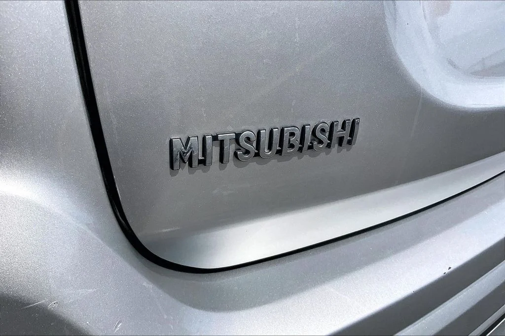Used 2019 Alloy Silver Metallic Mitsubishi SEL image 32