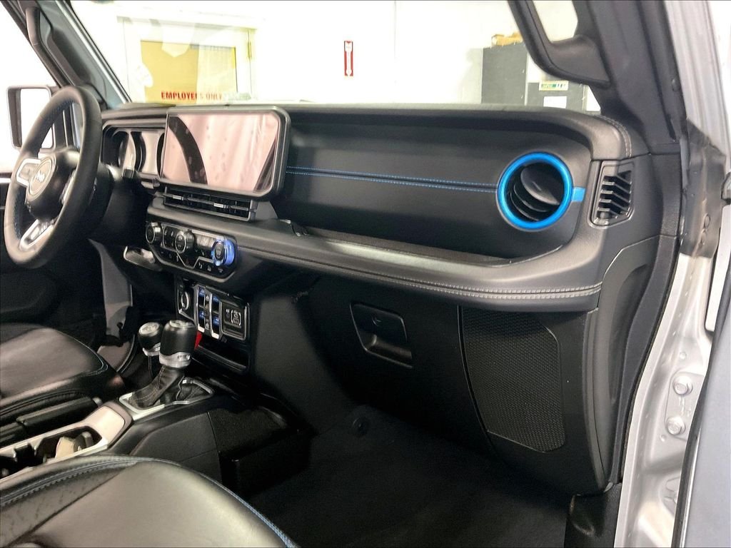 Used 2024 Silver Jeep High Altitude 4xe image 13