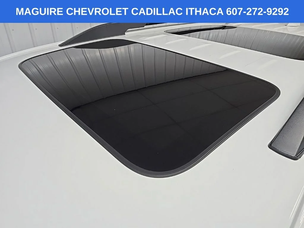Used 2023 White GMC AT4 image 13