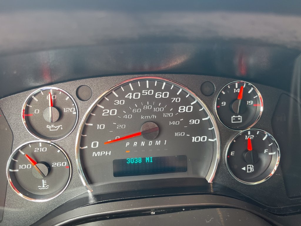 Used 2024 White GMC Work Van image 19