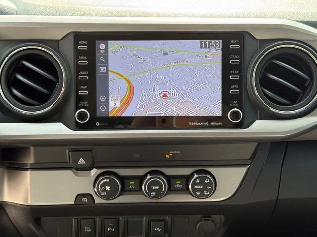 Used 2020 White Toyota SR5 image 18