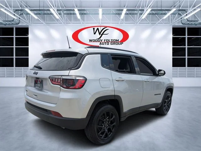 New 2026 Silver Jeep Latitude image 3