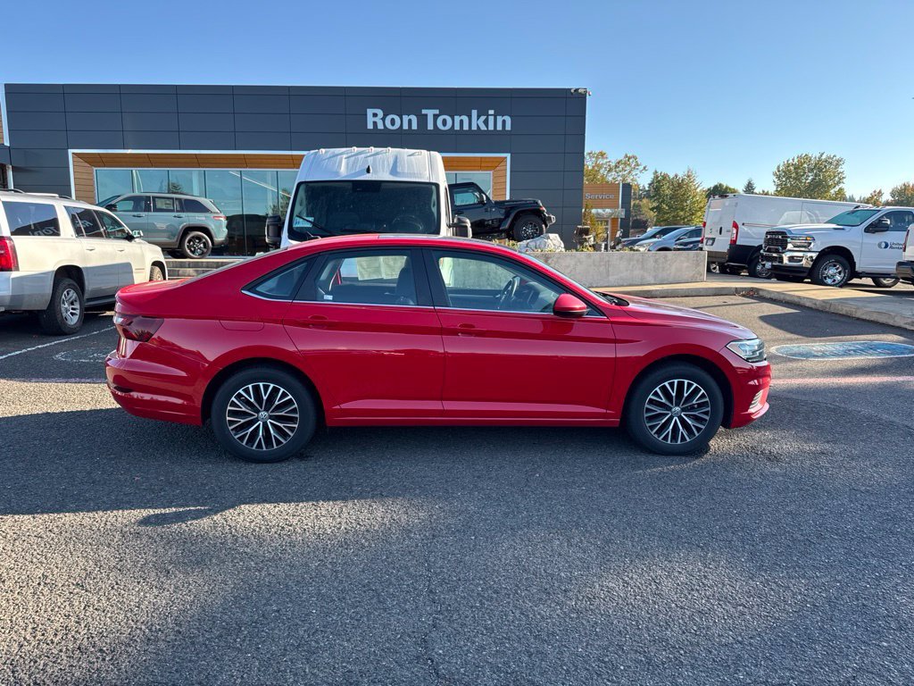 Used 2020 Red Volkswagen 1.4T SE image 9