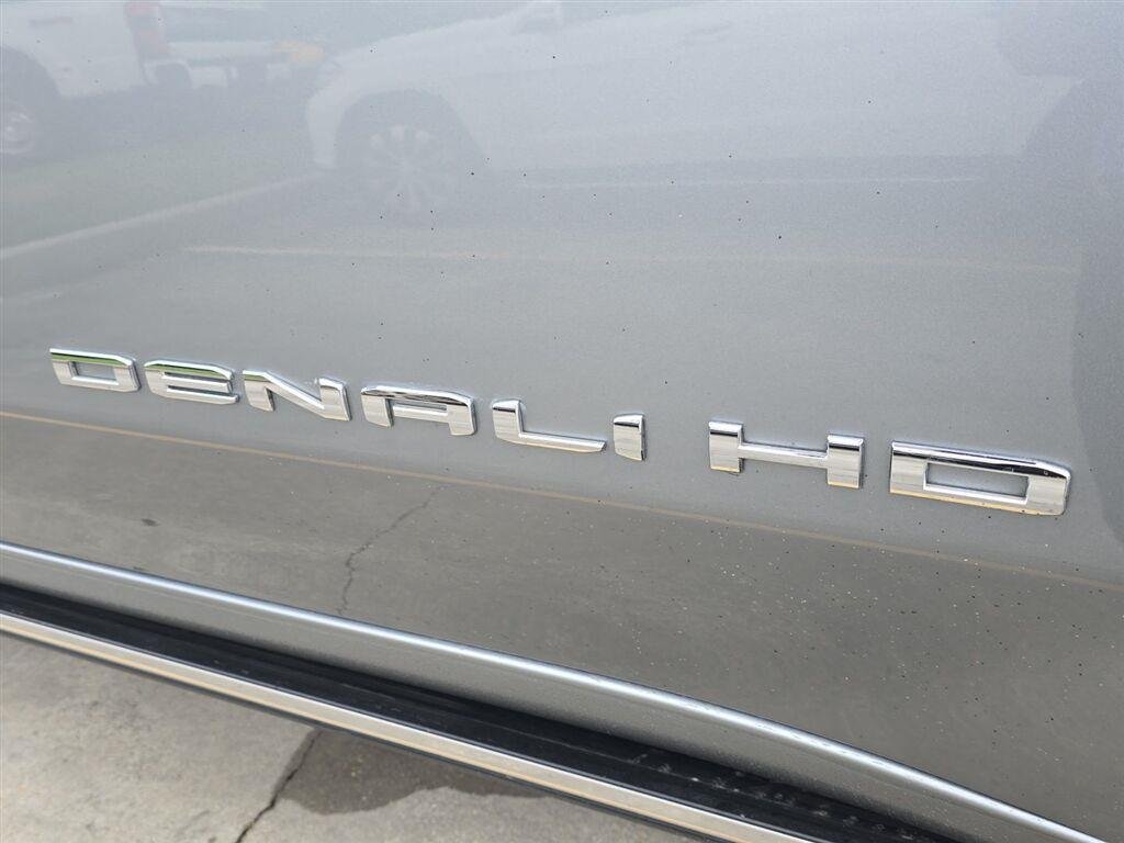 Used 2025 Sterling Metallic GMC Denali Ultimate image 6