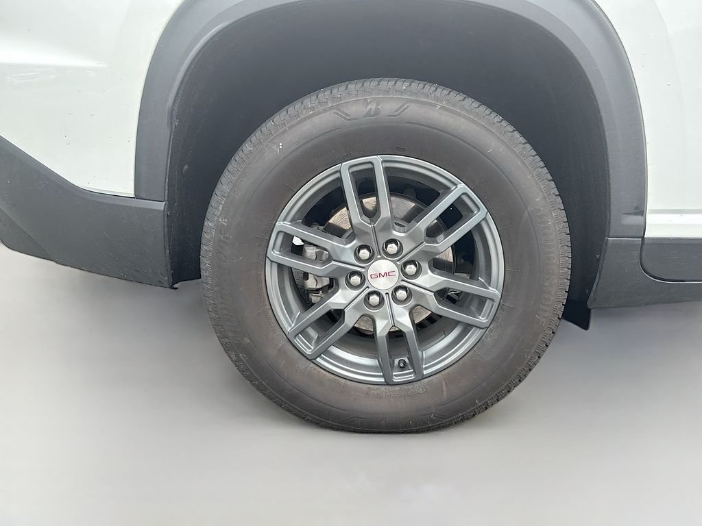 Used 2025 Summit White GMC Elevation image 15