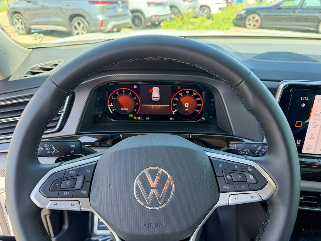 New 2026 Opal White Pearl Volkswagen 2.0T Peak Edition image 16