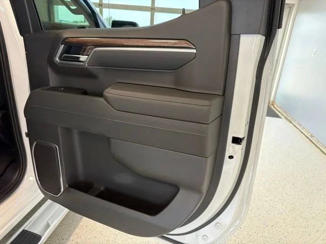 New 2026 Summit White Chevrolet LT image 41