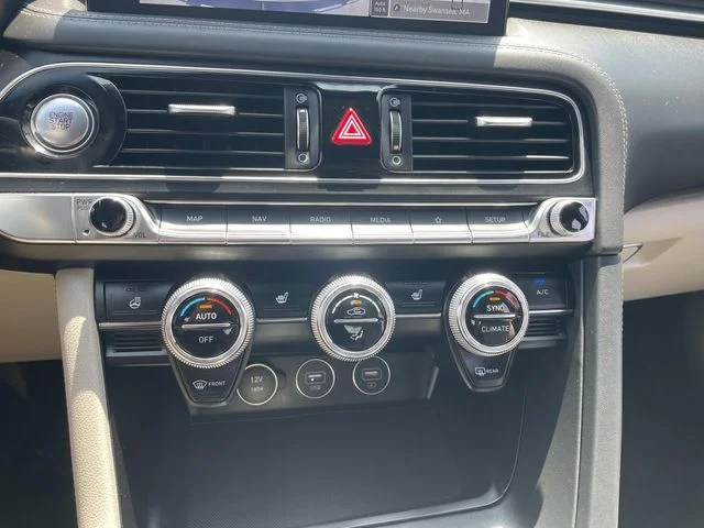 2023 GENESIS G70 Standard - Photo 26