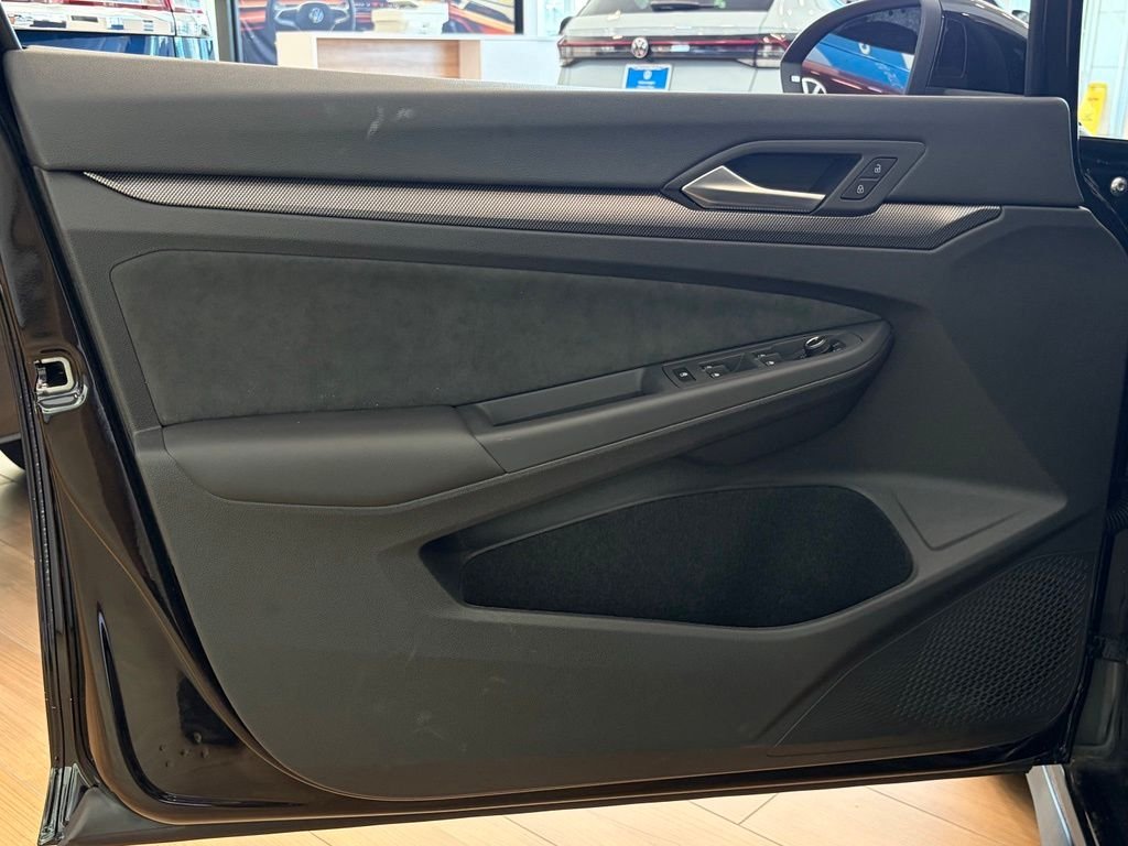 New 2026 Mythos Black Metallic Volkswagen 2.0T SE image 18