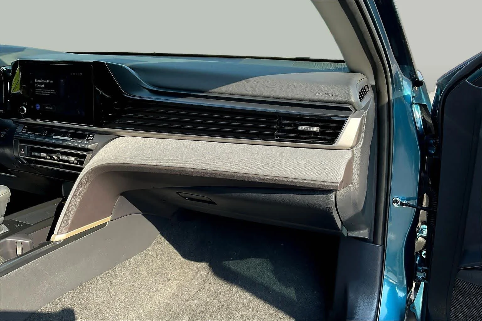 Used 2025 Ocean Gem Toyota LE image 18