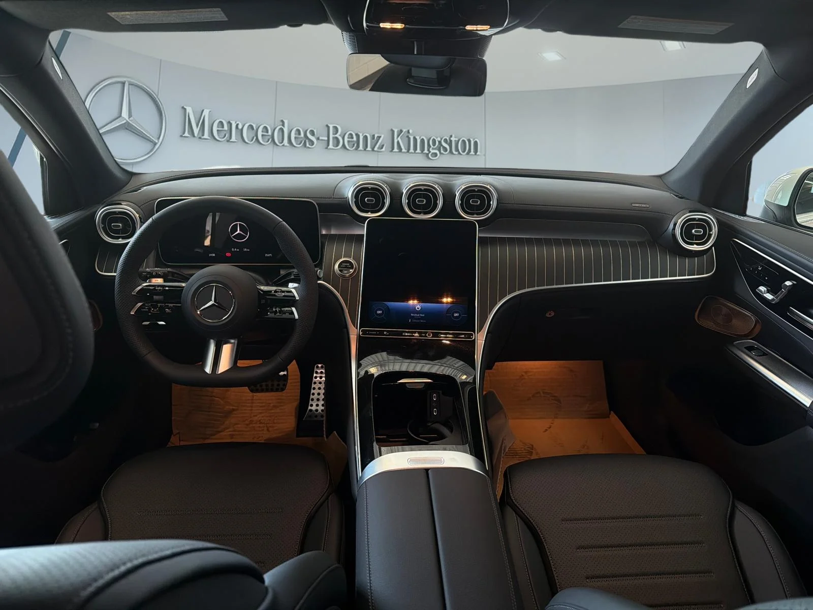 New 2026 White Mercedes-Benz GLC 300 4MATIC SUV image 28