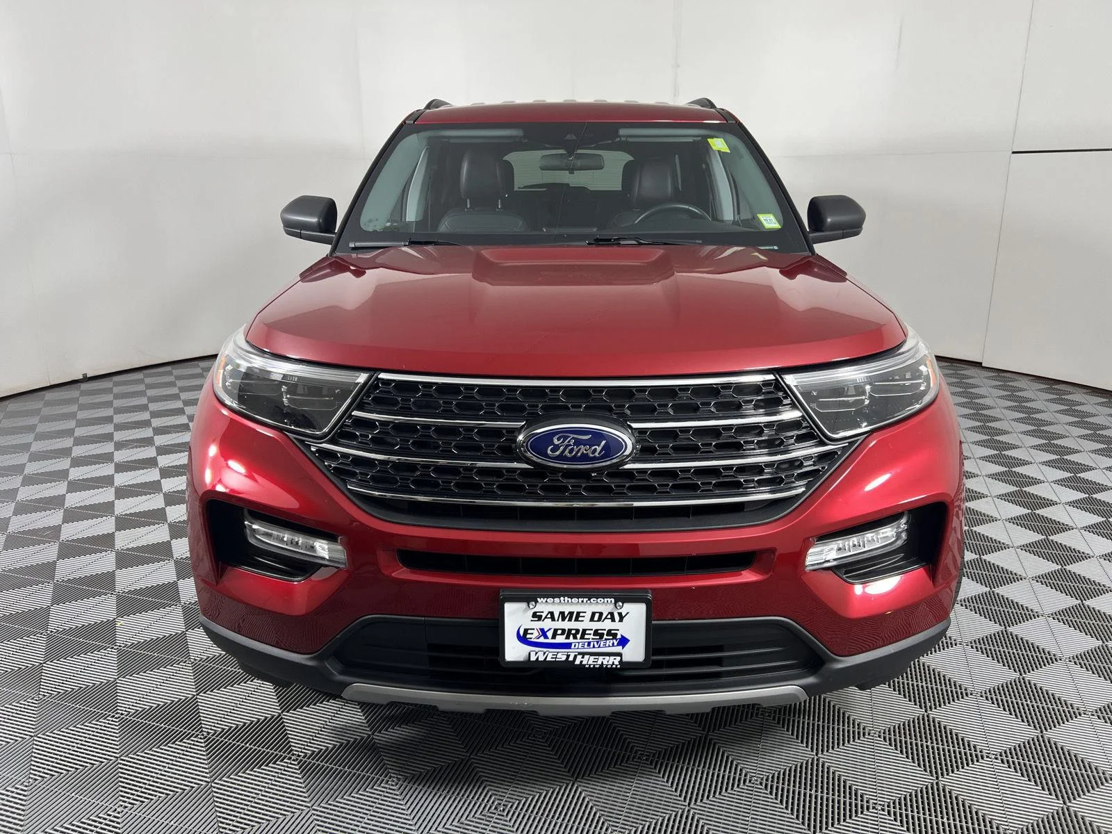 Used 2022 Rapid Red Metallic Tinted Clearcoat Ford XLT image 5