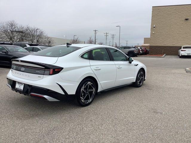 New 2026 White Hyundai SEL Sport image 5