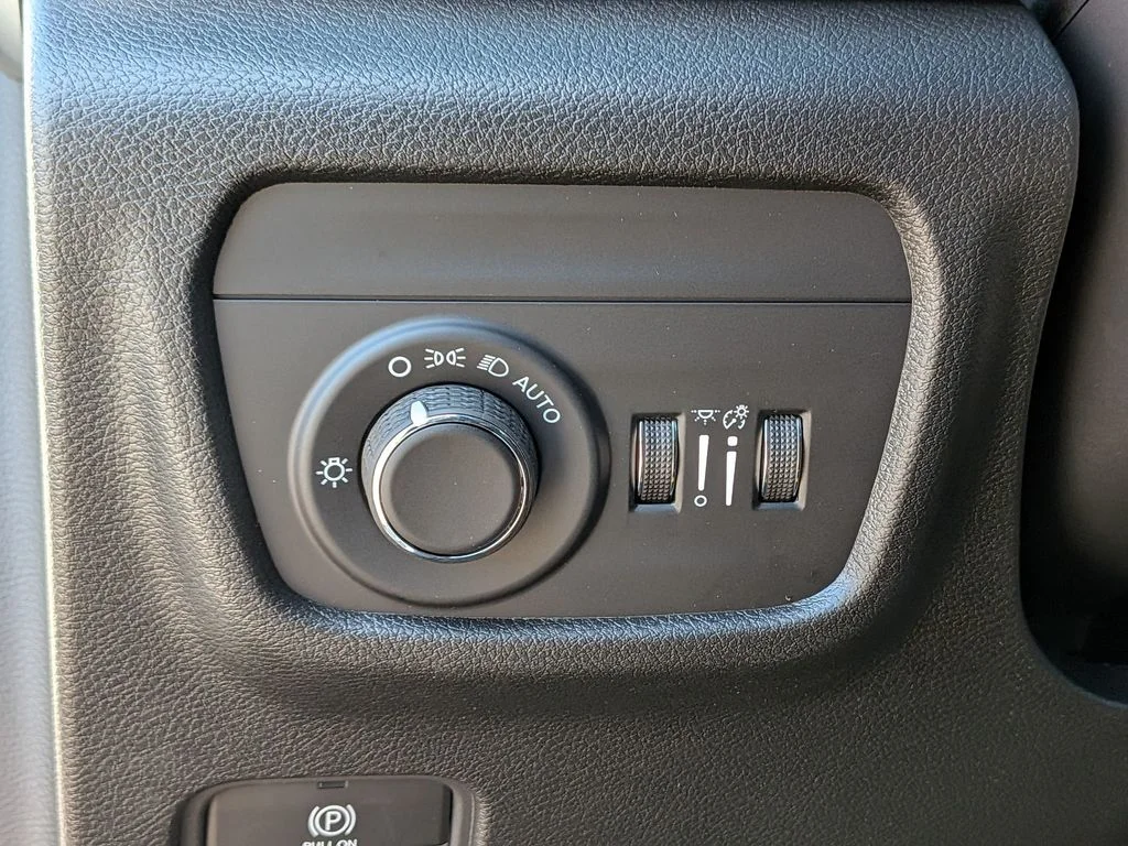 New 2026 White Jeep Altitude image 19