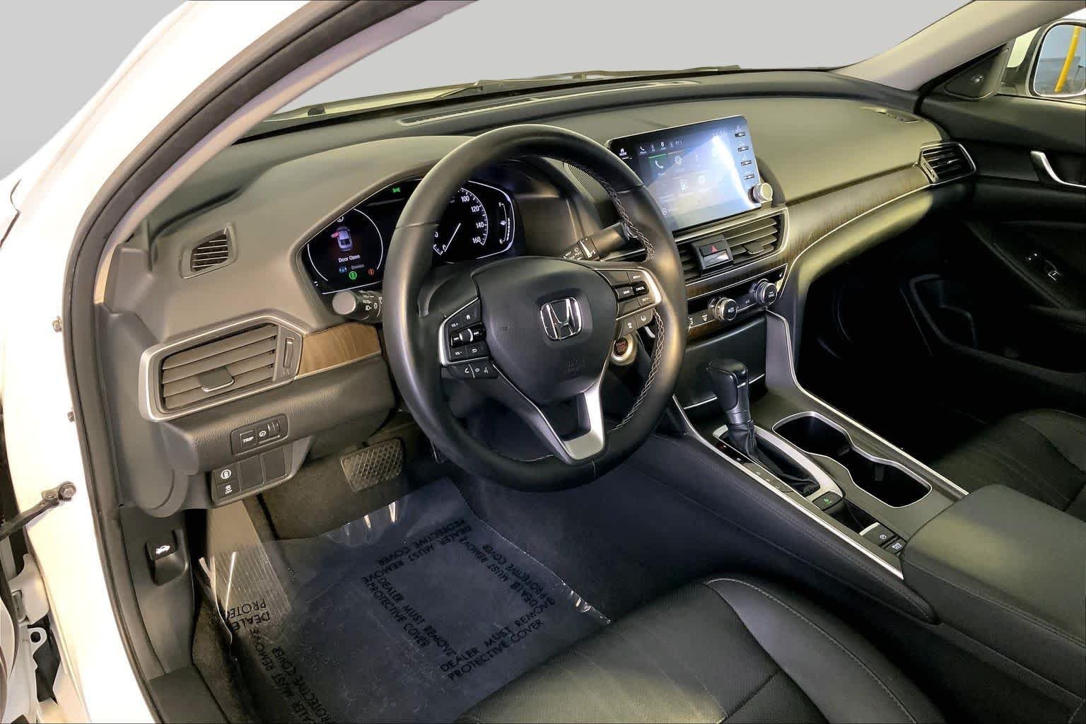 Used 2020 Platinum White Pearl Honda EX-L image 18
