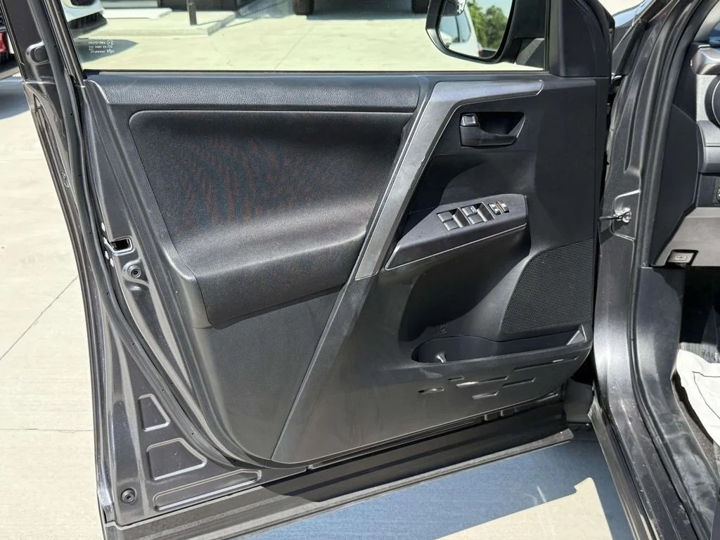 Used 2018 Magnetic Gray Metallic Toyota LE image 29