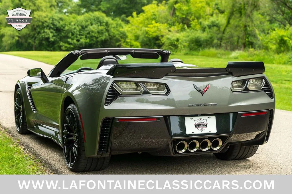 Used 2015 Gray Chevrolet Z06 image 9