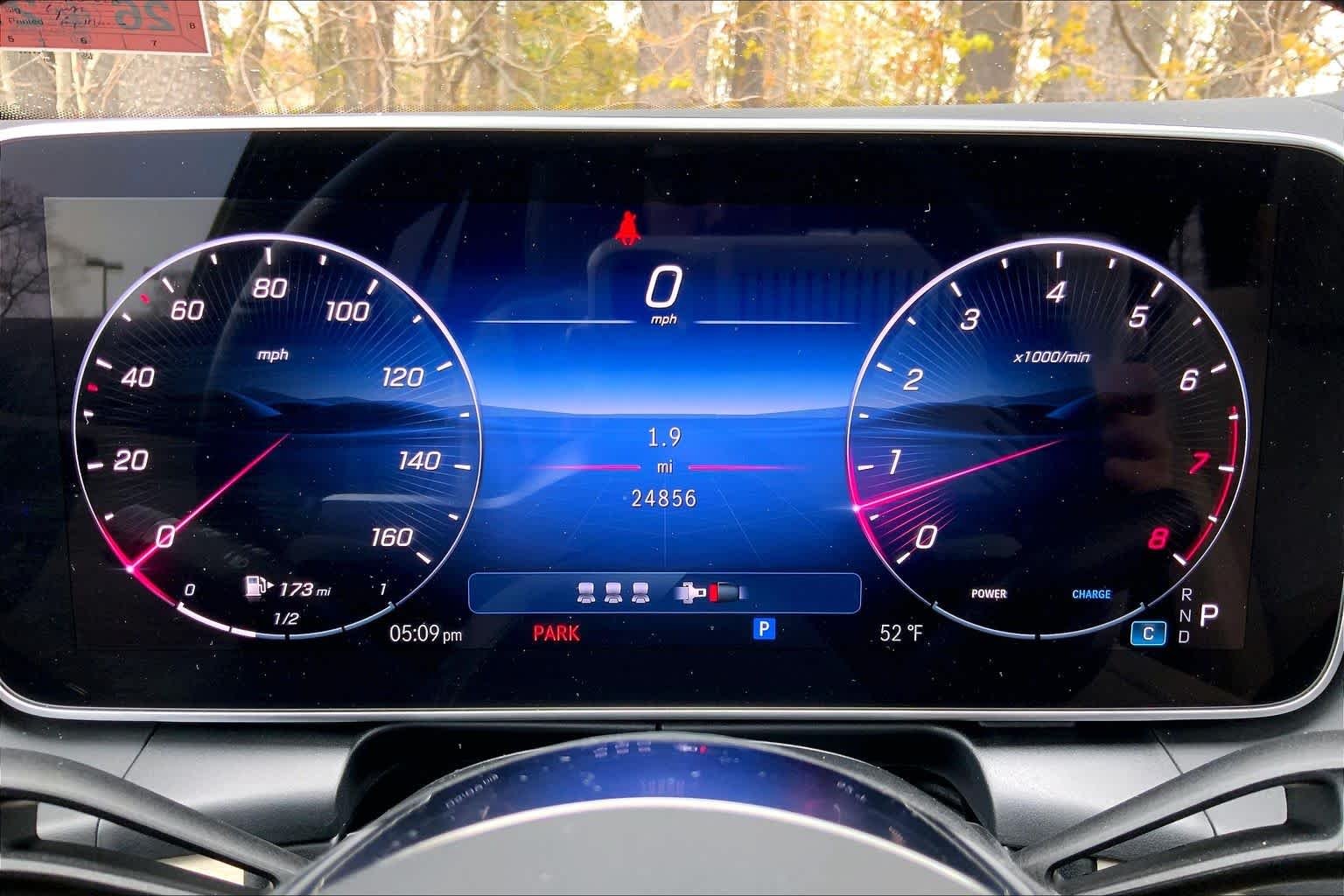 Certified Used 2025 Polar White Mercedes-Benz GLC 300 image 26