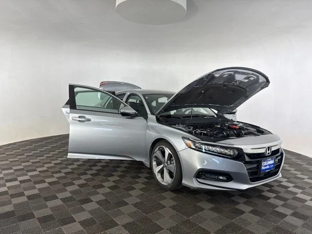 Used 2018  Honda Touring image 15