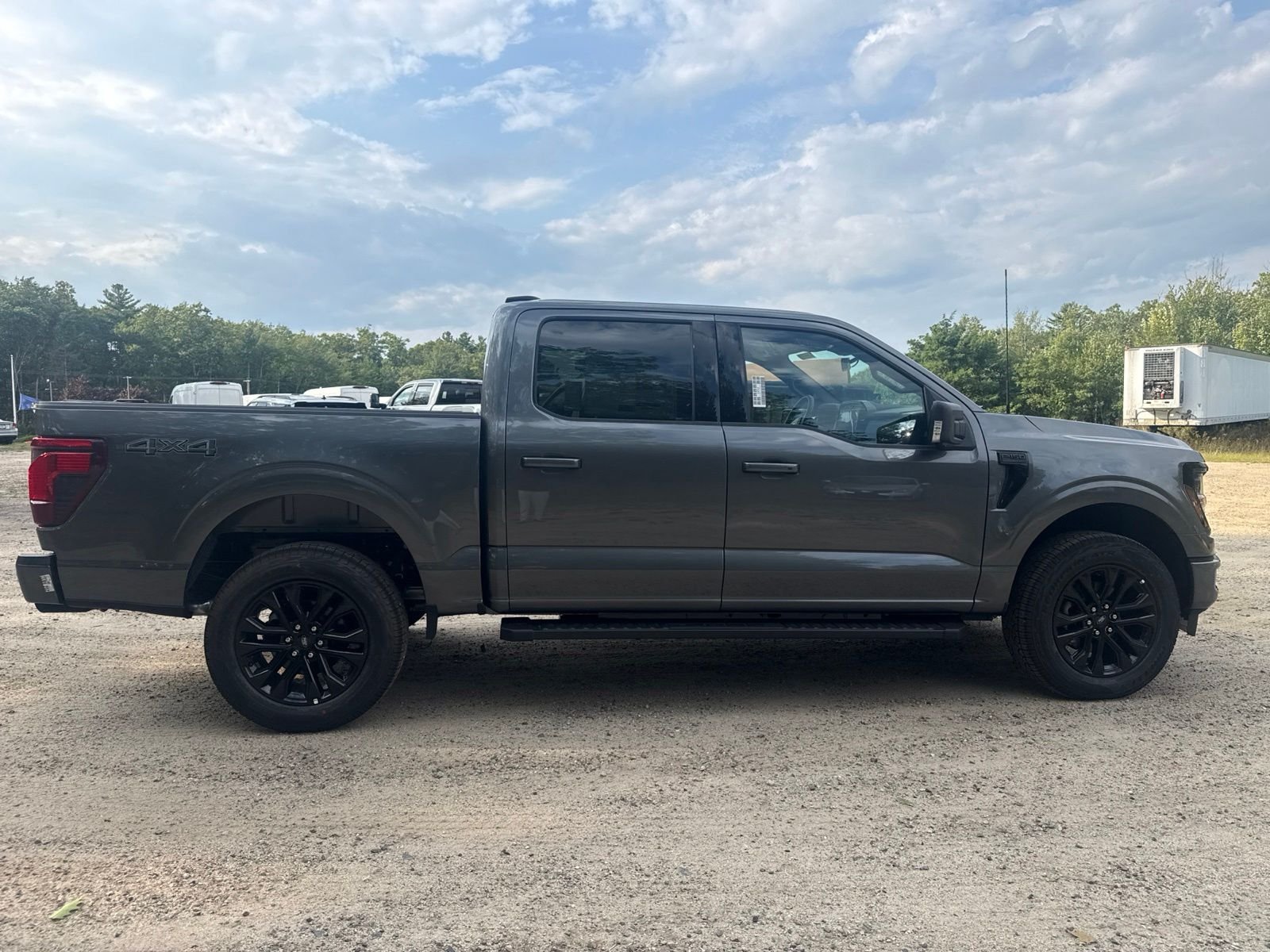 New 2026 Carbonized Gray Metallic Ford XLT image 7