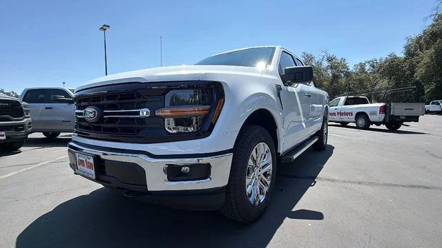 New 2026 Oxford White Ford XLT image 43