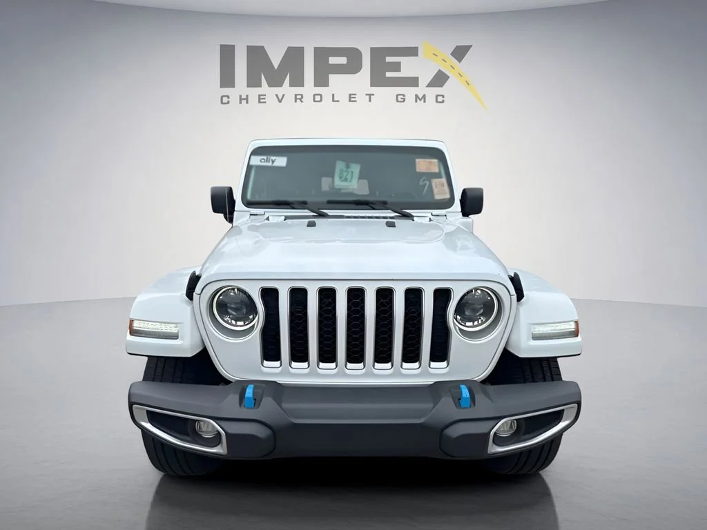 Used 2023 White Jeep Sahara image 6