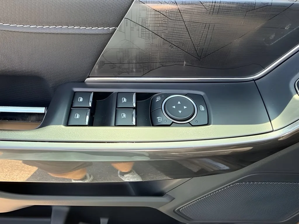 Used 2021  Ford XL image 28
