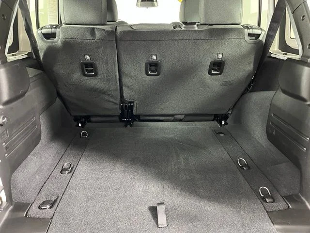 Used 2026 White/off-white Jeep Sport S image 42