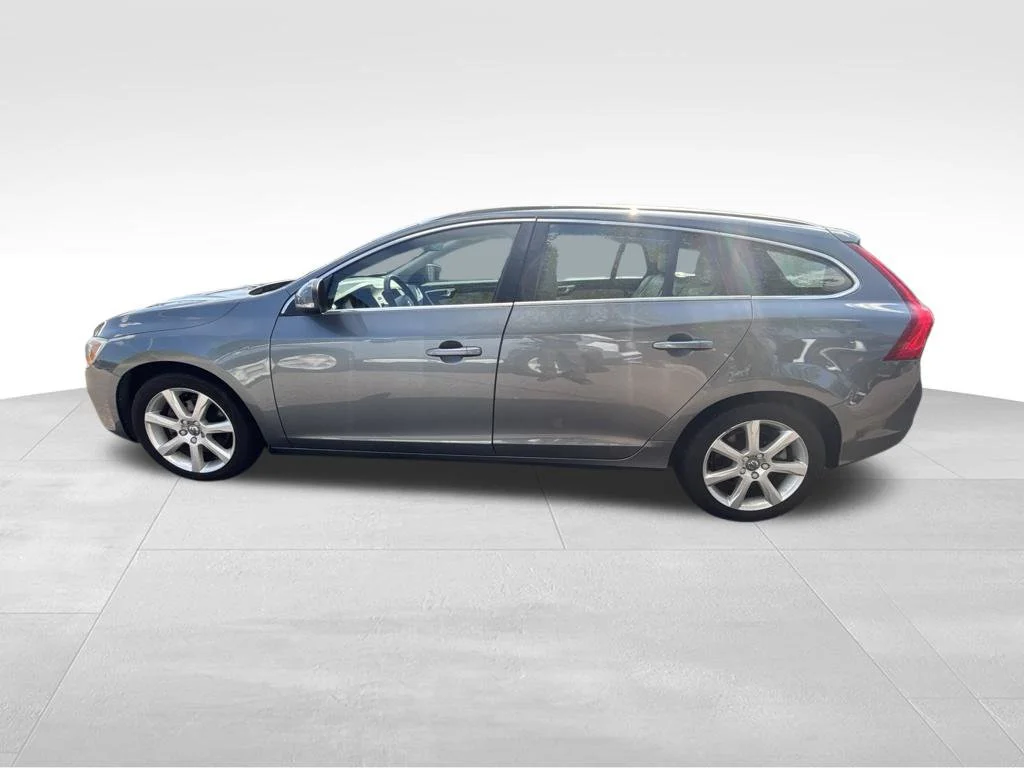 Used 2017 Gray Volvo T5 Premier image 2