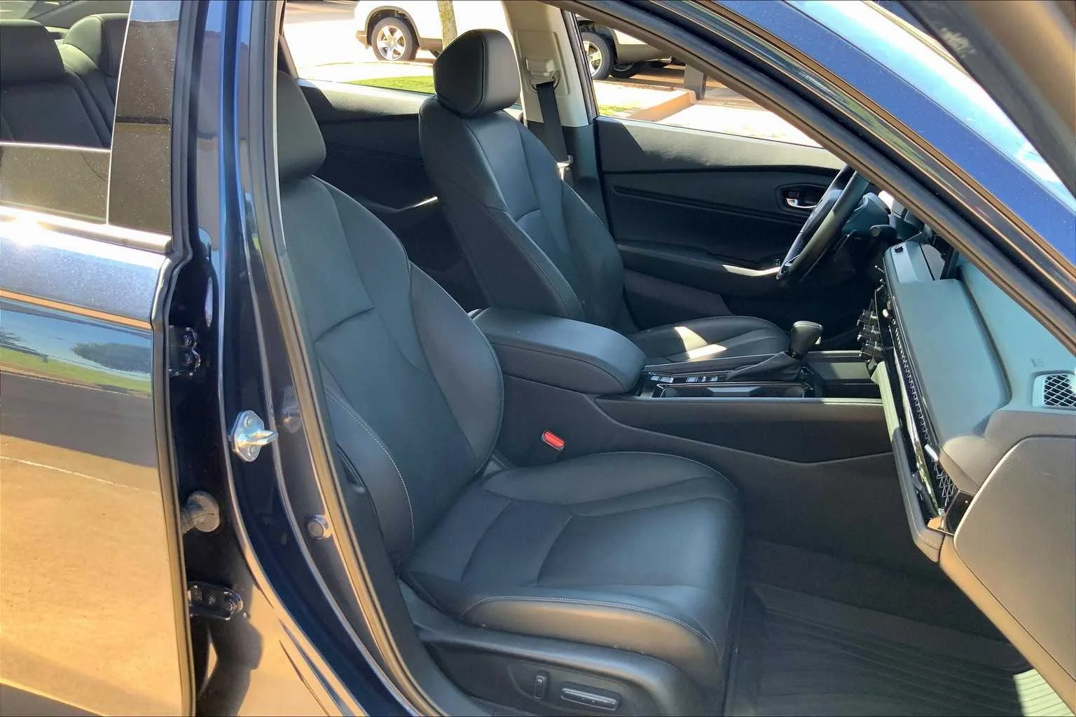 Used 2023 Canyon River Blue Metallic Honda EX-L image 9