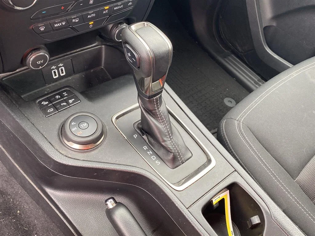 Used 2019 Shadow Black Ford XLT image 15