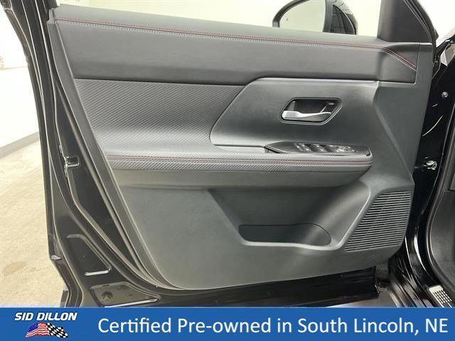 Used 2025 Super Black Nissan SR image 14