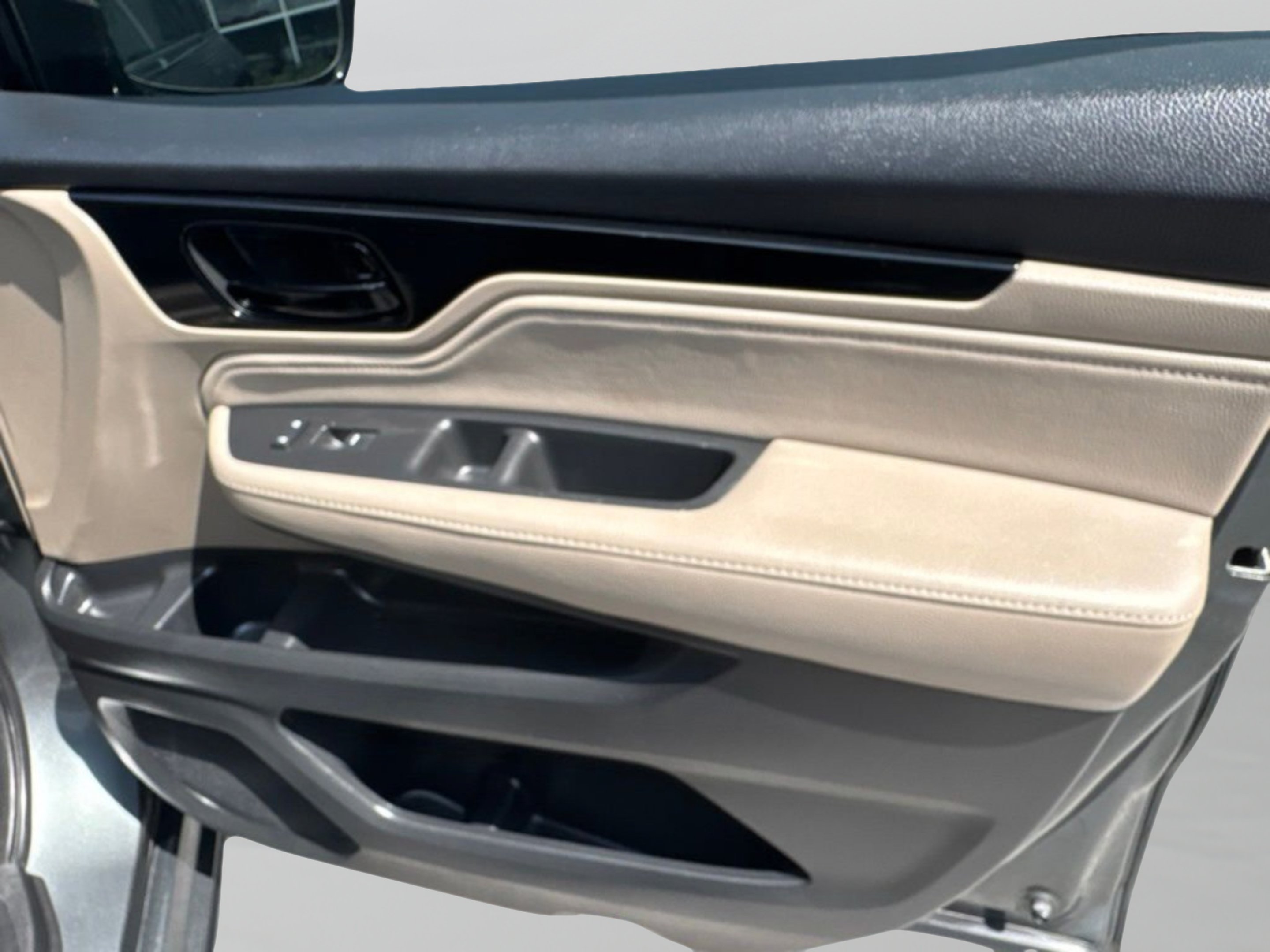 Used 2019 Pewter Metallic Honda Elite image 32