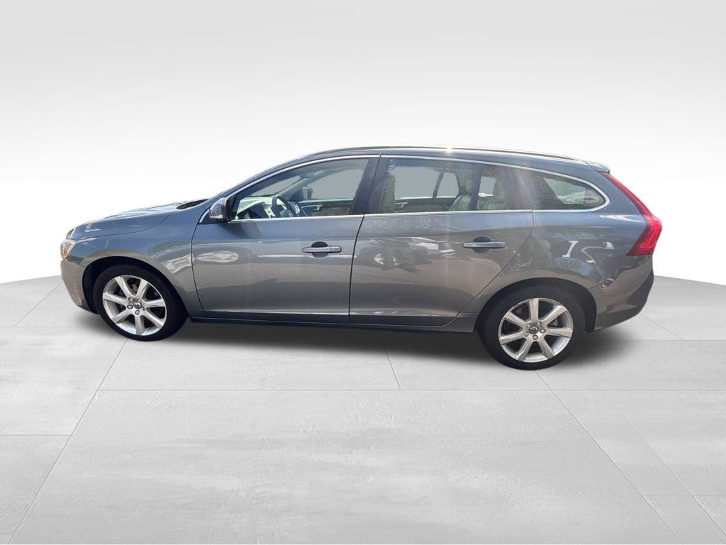 Used 2017 Gray Volvo T5 Premier image 2